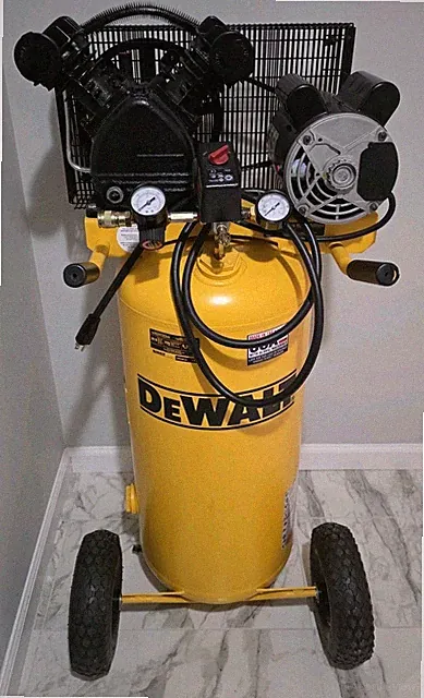 Dewalt 20 Gallon Portable Air Compressor PN: DXCMLM1682066
